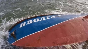 kapitan-zatonuvshego-katera-ostanetsa-pod-stragey