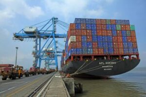 jawaharlal-nehru-port-makes-way-for-bigger-ships-320x213