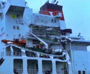 Seafrontier-ship-damage-800x654