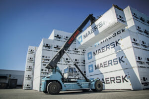 smart-containers-listen-and-talk-maersk-line-mci-800x535