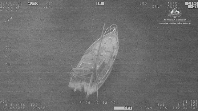 AMSA-Challenger-photo-Dismasted-yacht-Jepeda-IV-rescue-north-of-Darwin-July-2018-3.fc6659