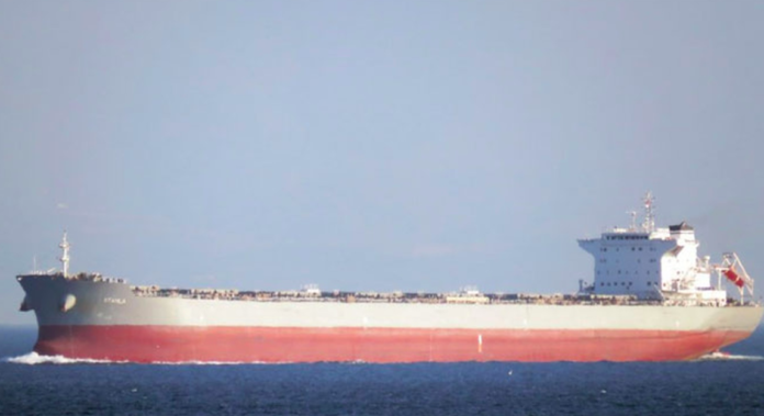 Panamax bulk carrier contacted yacht, Piraeus