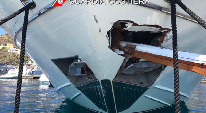 Passenger vessel collided with yacht, Italy