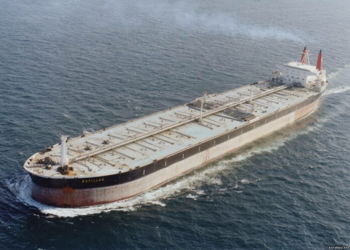 Vietnam arrested tanker for illegal oil transfer