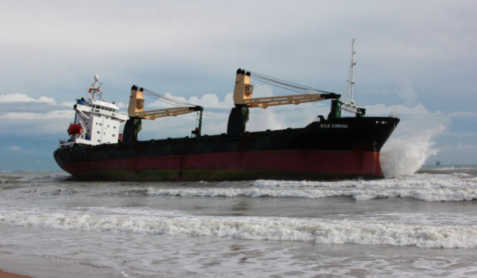 Three crew with fake certificates, ship detained, Greece