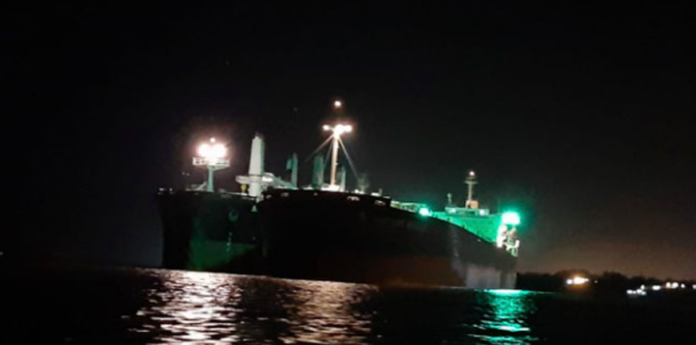 Two bulk carriers collided in Parana river